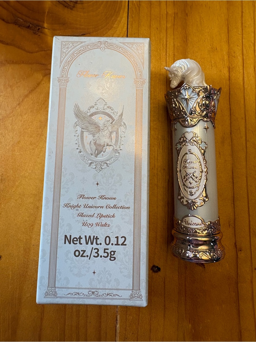 Flower Knows Unicorn-Top Decorative Lipstick Case - White & Gold - U09